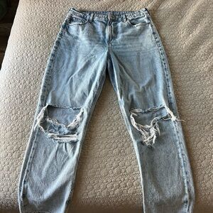 American Eagle Outfitters Light Blue Distressed Boyfriend Jeans